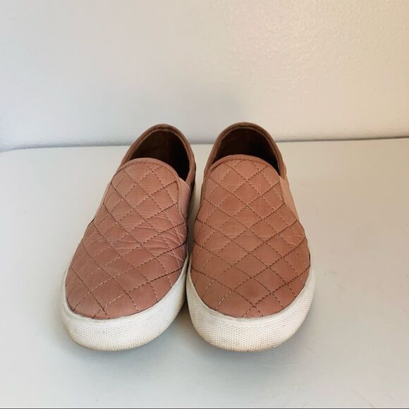 Steve Madden Pink Quilted Slip On Sneakers‎ - Picture 5 of 7